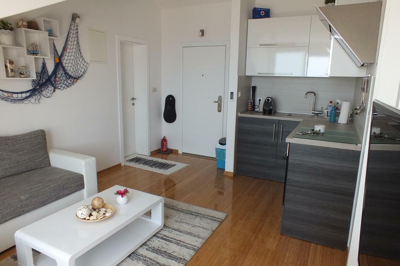 Apartment Silvija Novalja Exteriör bild