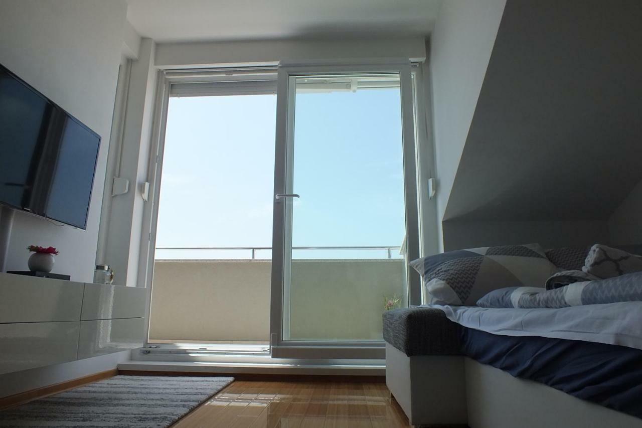 Apartment Silvija Novalja Exteriör bild
