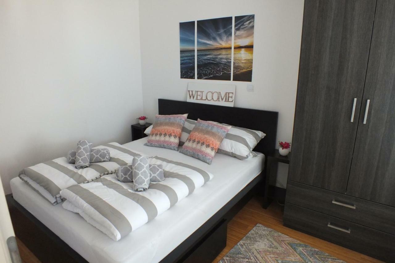 Apartment Silvija Novalja Exteriör bild