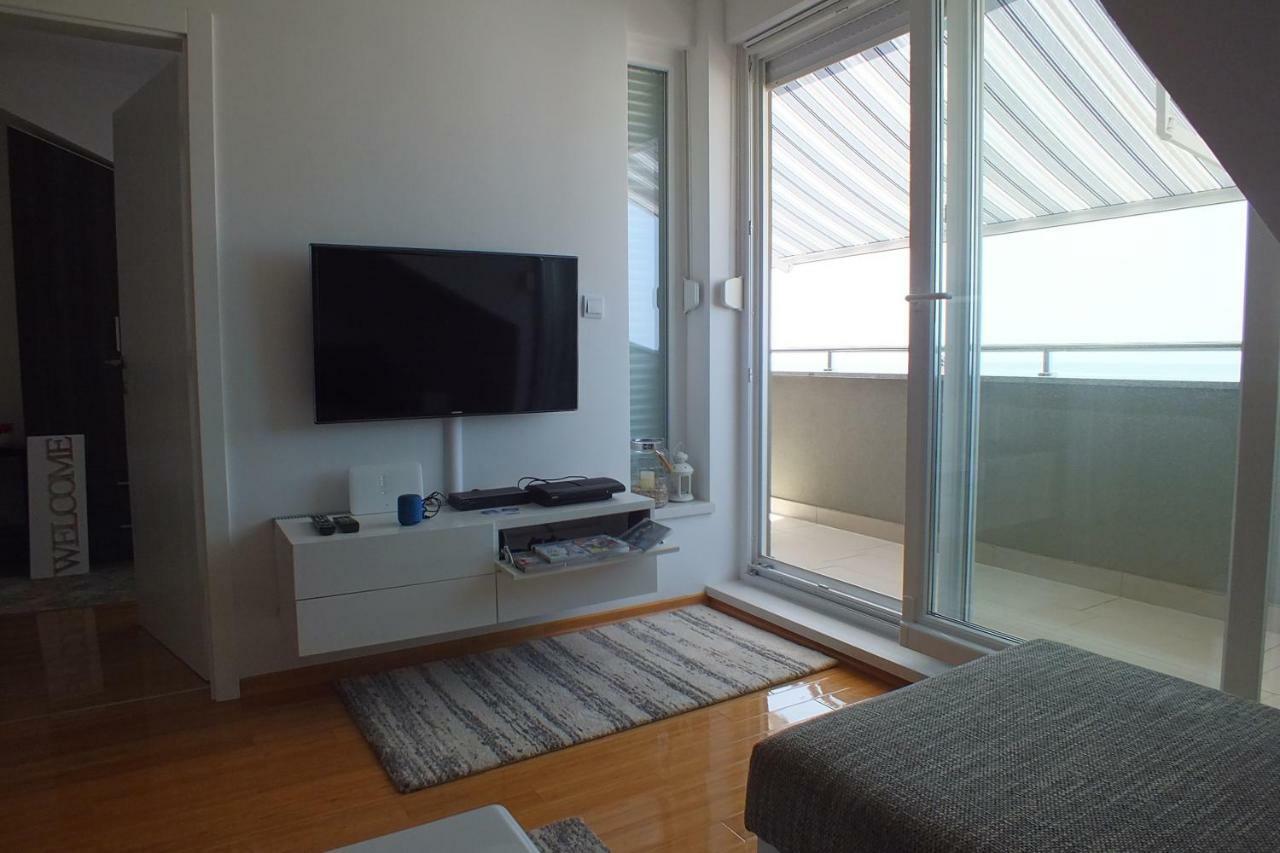 Apartment Silvija Novalja Exteriör bild